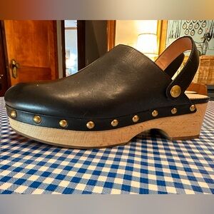 JCREW BLACK LEATHER CLOGS SIZE 7